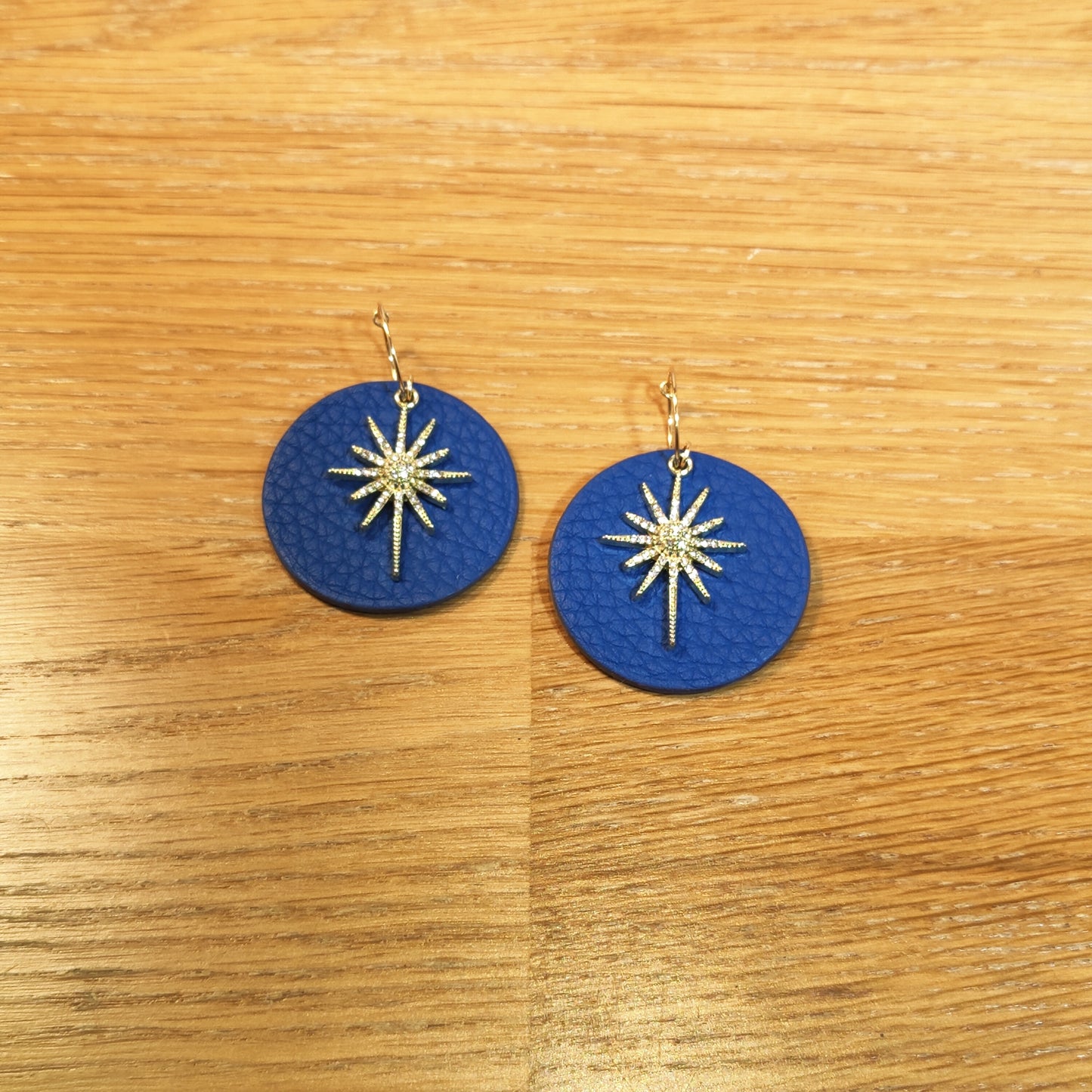 Leather earrings - The Star - medium