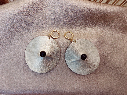 Boucles d'oreilles en cuir - Au Centre - Petit modèle