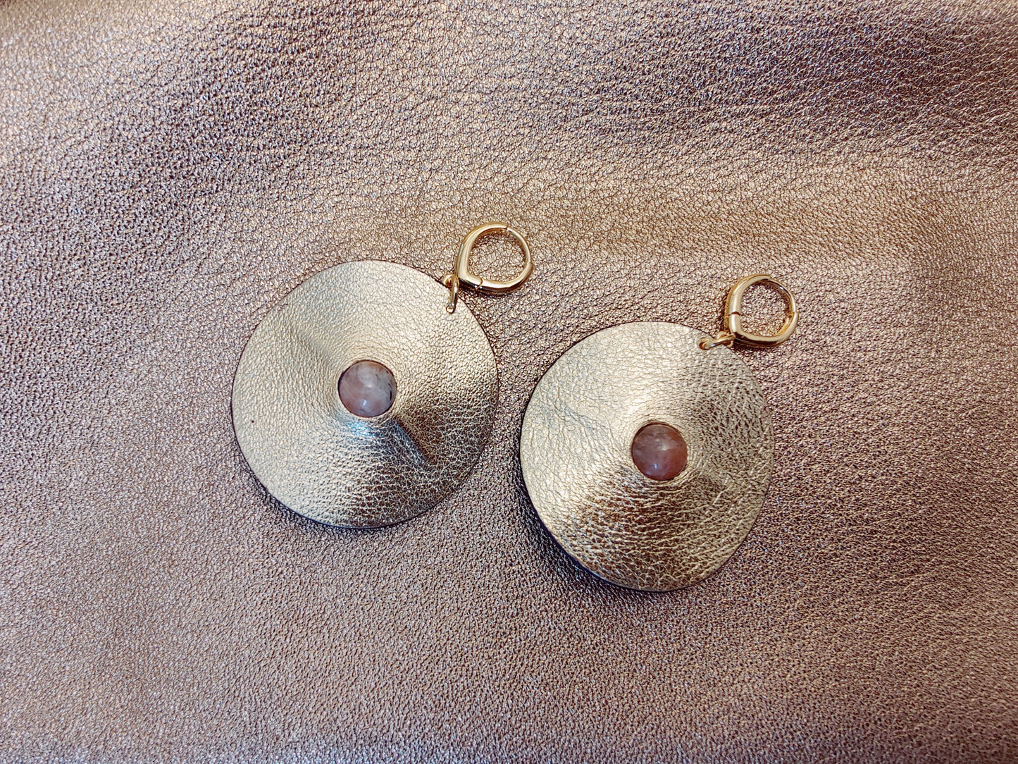 Boucles d'oreilles en cuir - Au Centre - Petit modèle